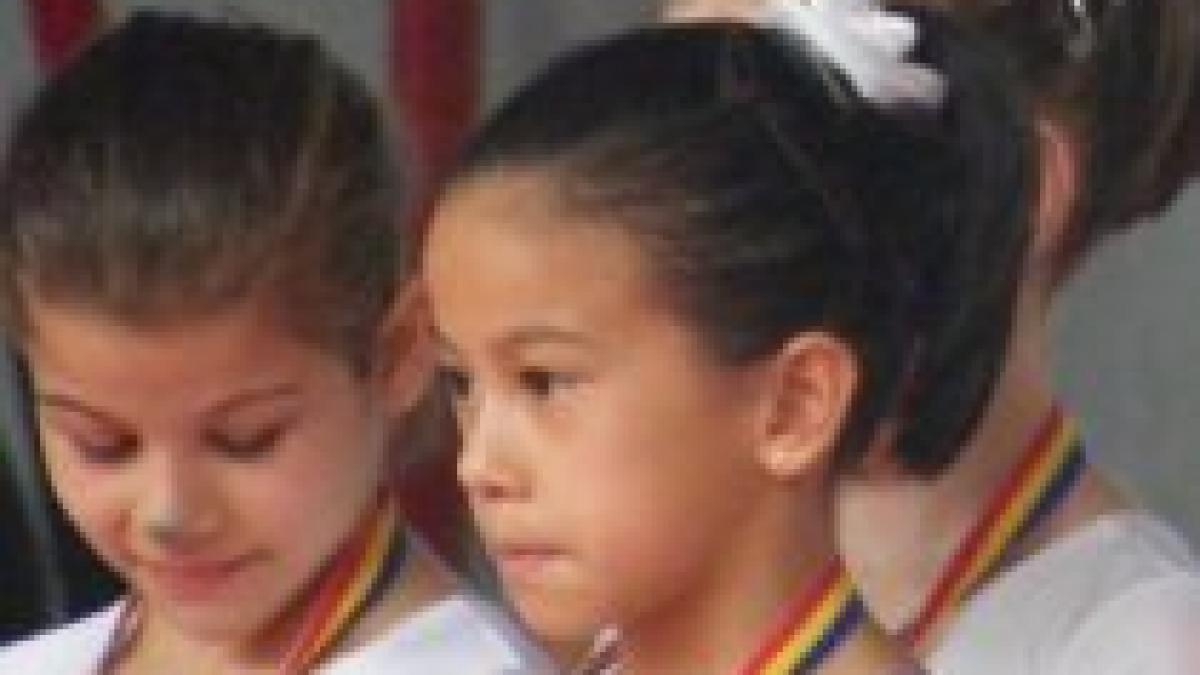 România rămâne pe loc, sportivii pleacă! Gimnasta Asiana Lida Peng, ?convinsă? de sistem să concureze pentru China