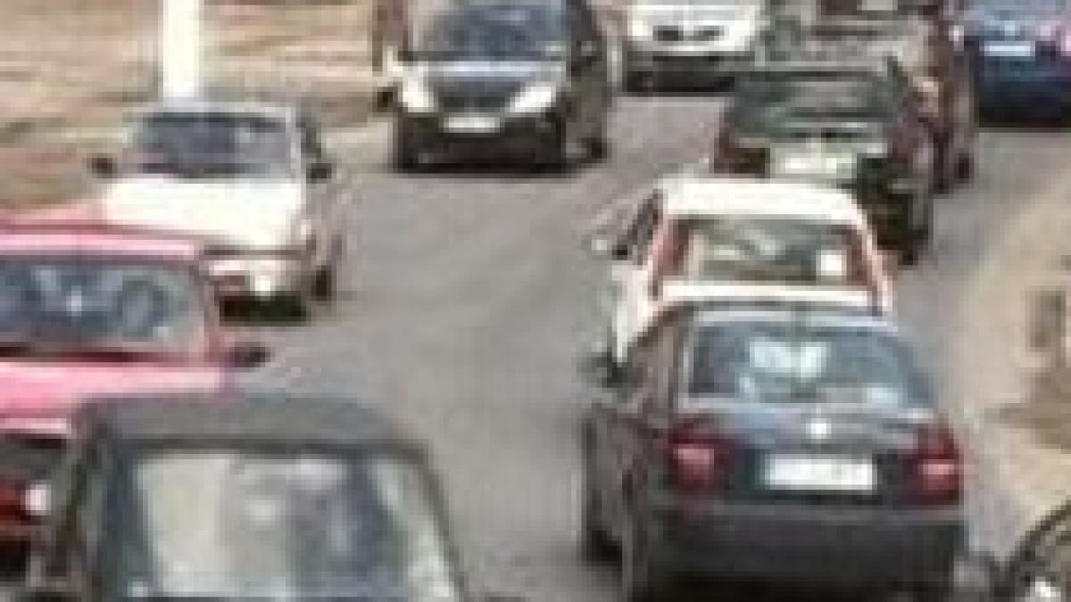 Trafic rutier îngreunat pe DN2, din cauza unui accident soldat cu trei răniţi
