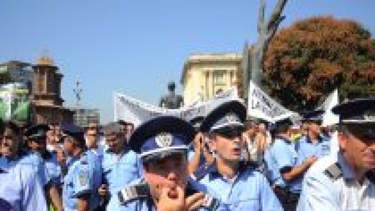 Proteste ale poliţiştilor, în mai multe oraşe din ţară. Sindicaliştii nu exclud greva generală