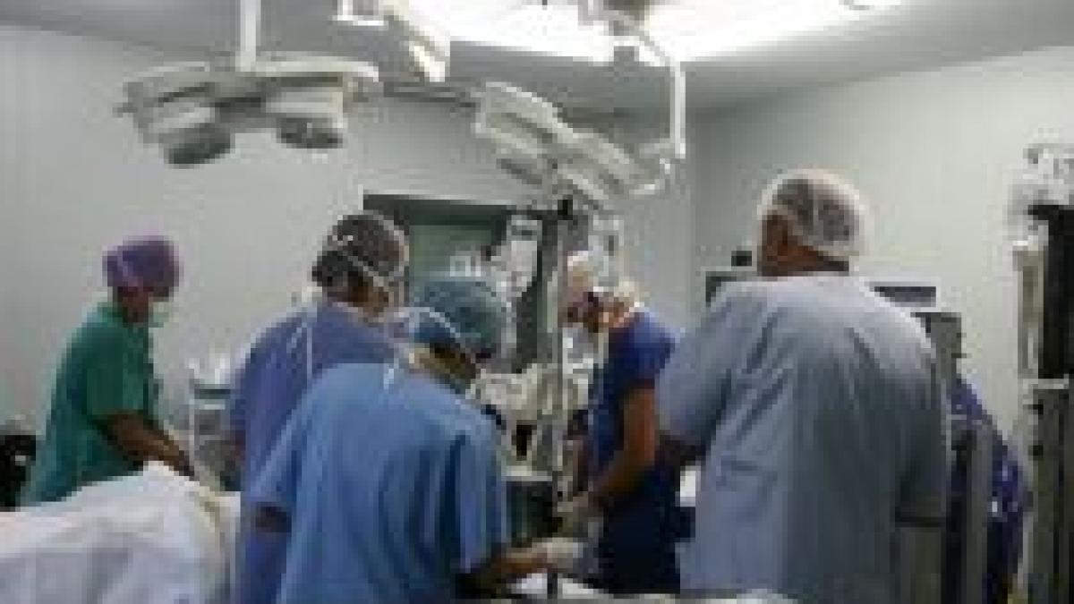 Din septembrie, medicii sunt obligaţi să rămână opt ore la serviciu