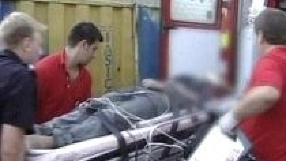 Accident de muncă, la Iaşi: Un tânăr a căzut de la 10 metri, după ce schela pe care era s-a rupt (VIDEO) 