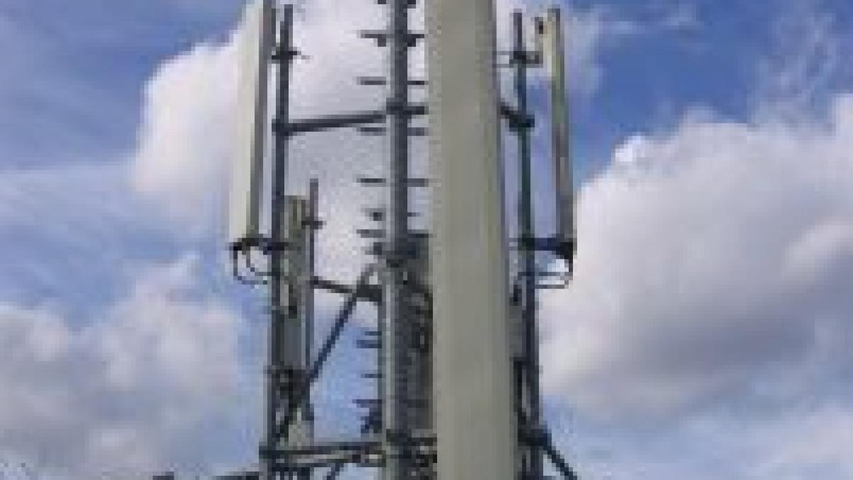 Autorităţile franceze au interzis instalarea antenelor GSM pe un bloc din Paris