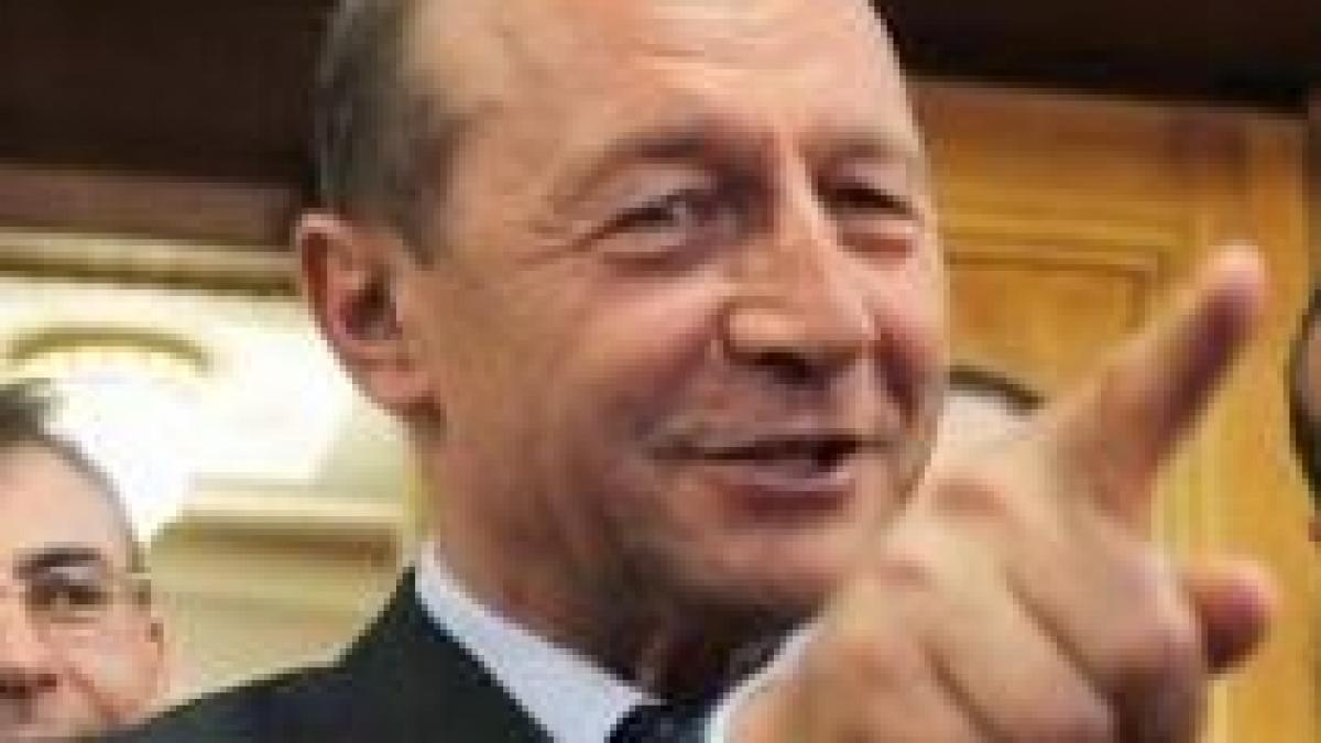 Băsescu, către aromâni: Sper că se vor găsi "reparaţii" pentru aurul confiscat de comunişti
