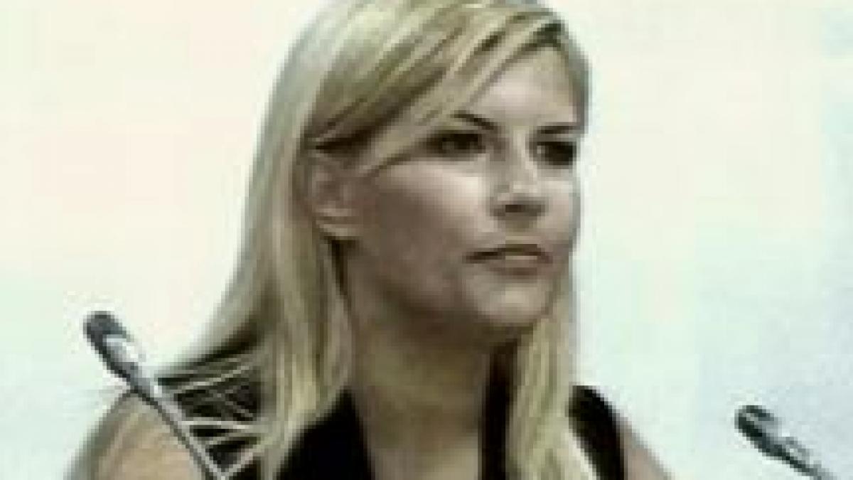 Elena Udrea a părăsit, din nou, audierile comisiei: "Trebuie să intre în legalitate" (VIDEO)