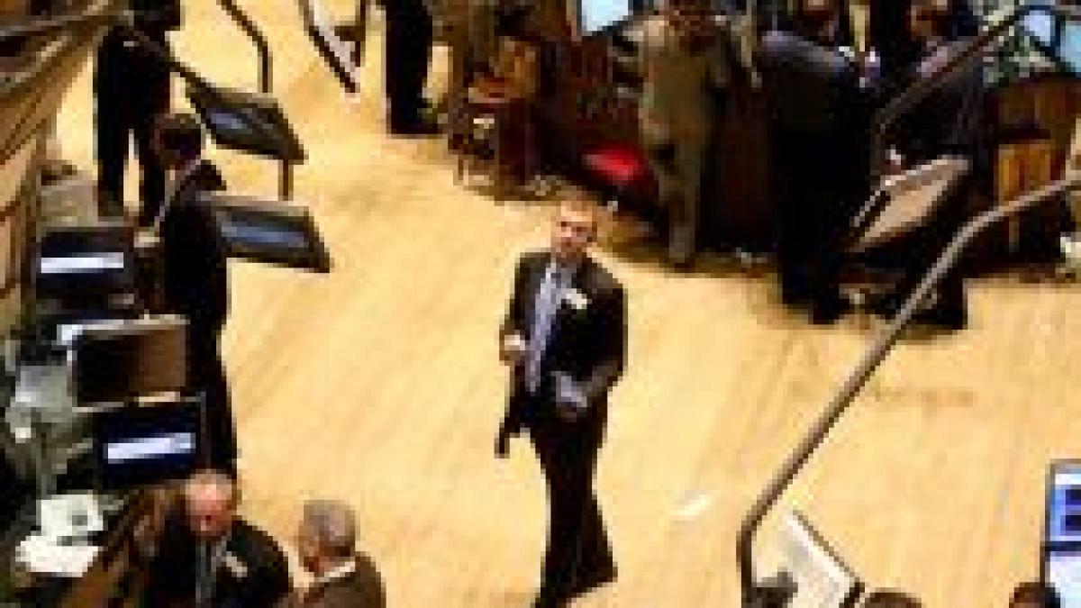 Wall Street cade două procente, preocupat de sănătatea sistemului bancar
