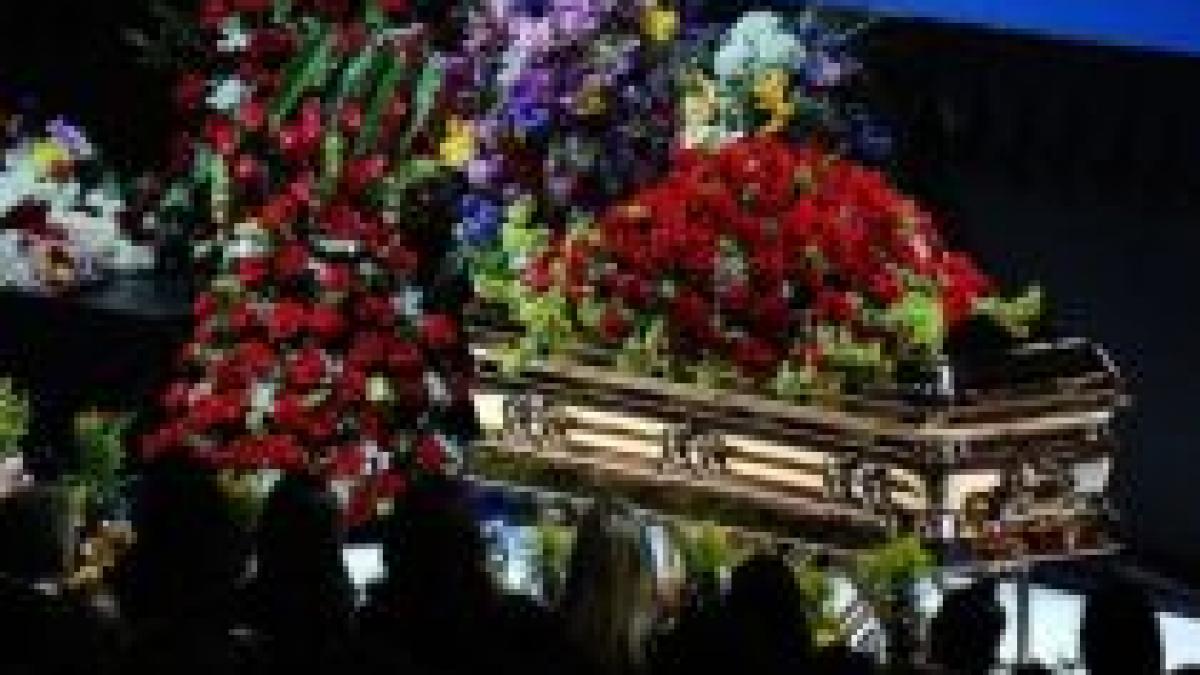 Poliţia americană, către fanii lui Michael Jackson: Nu deranjaţi funeraliile starului 