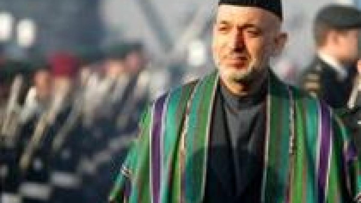 Karzai susţine că SUA vrea să îl manipuleze
