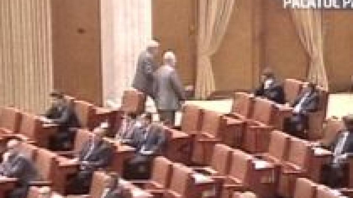 Opoziţia reacţionează. PNL şi UDMR vor depune o moţiune de cenzură până joi