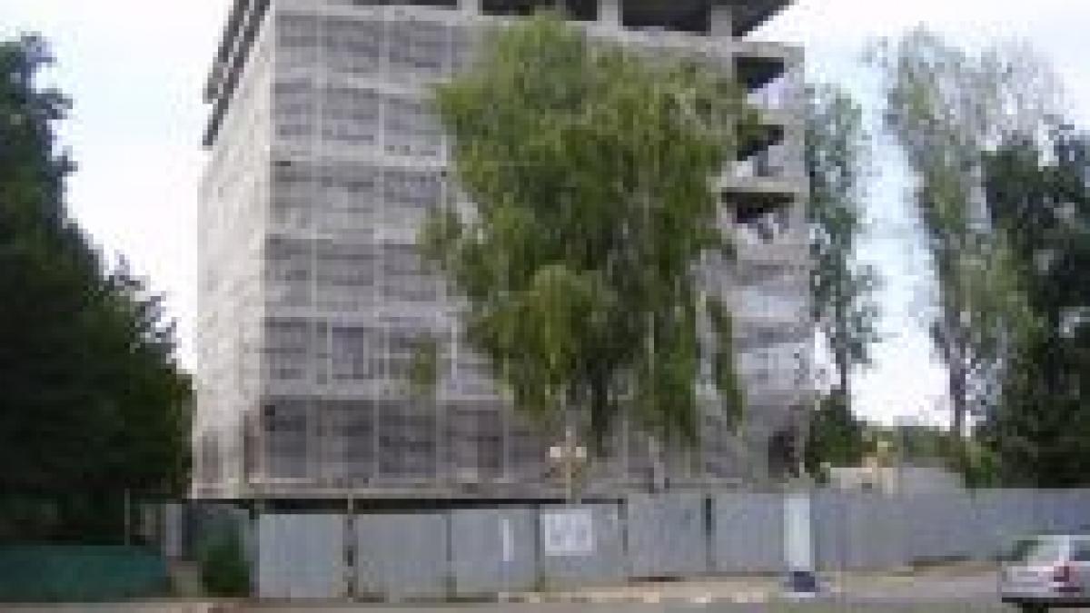 Hotelurile de pe litoral se construiesc şi pe stradă (FOTO)