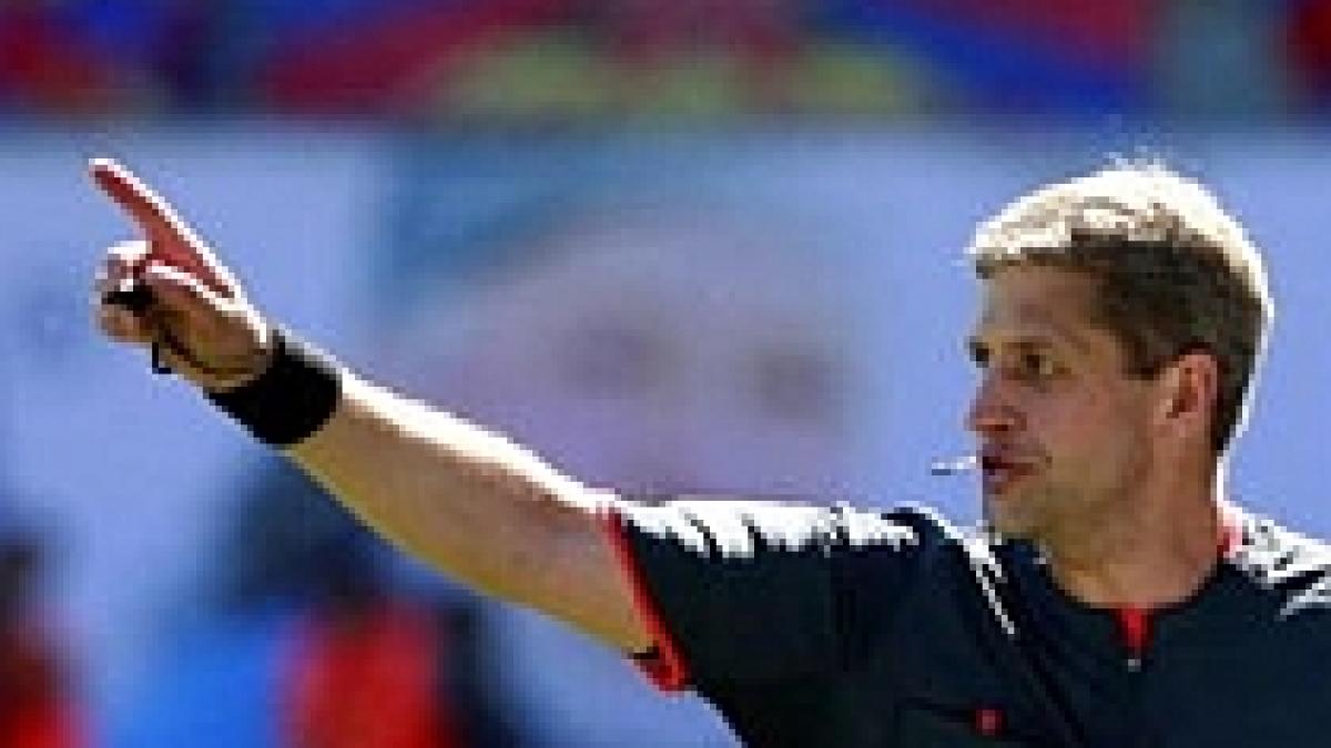 Europa League debutează cu introducerea a cinci arbitri pe teren
