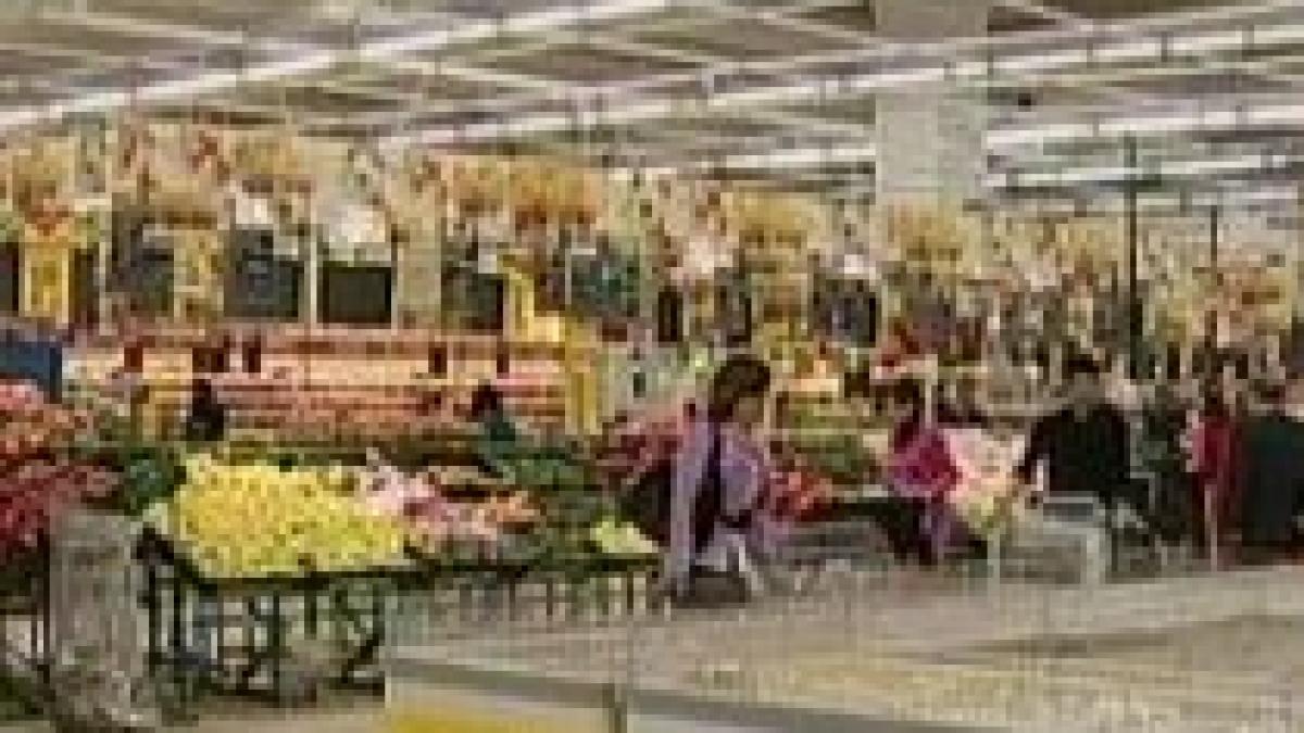 Hipermarketurile şi producătorii de alimente au reluat războiul preţurilor