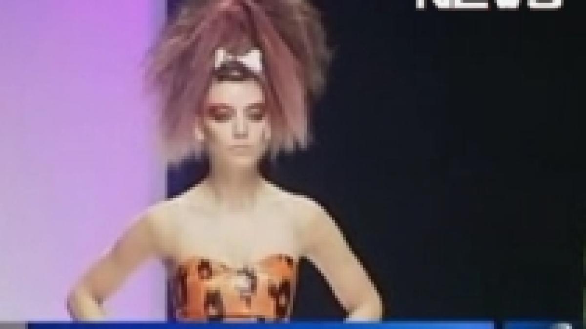 Creaţii inspirate din serialul Familia Flintstone, la Festivalul de Modă de la Londra (VIDEO)
