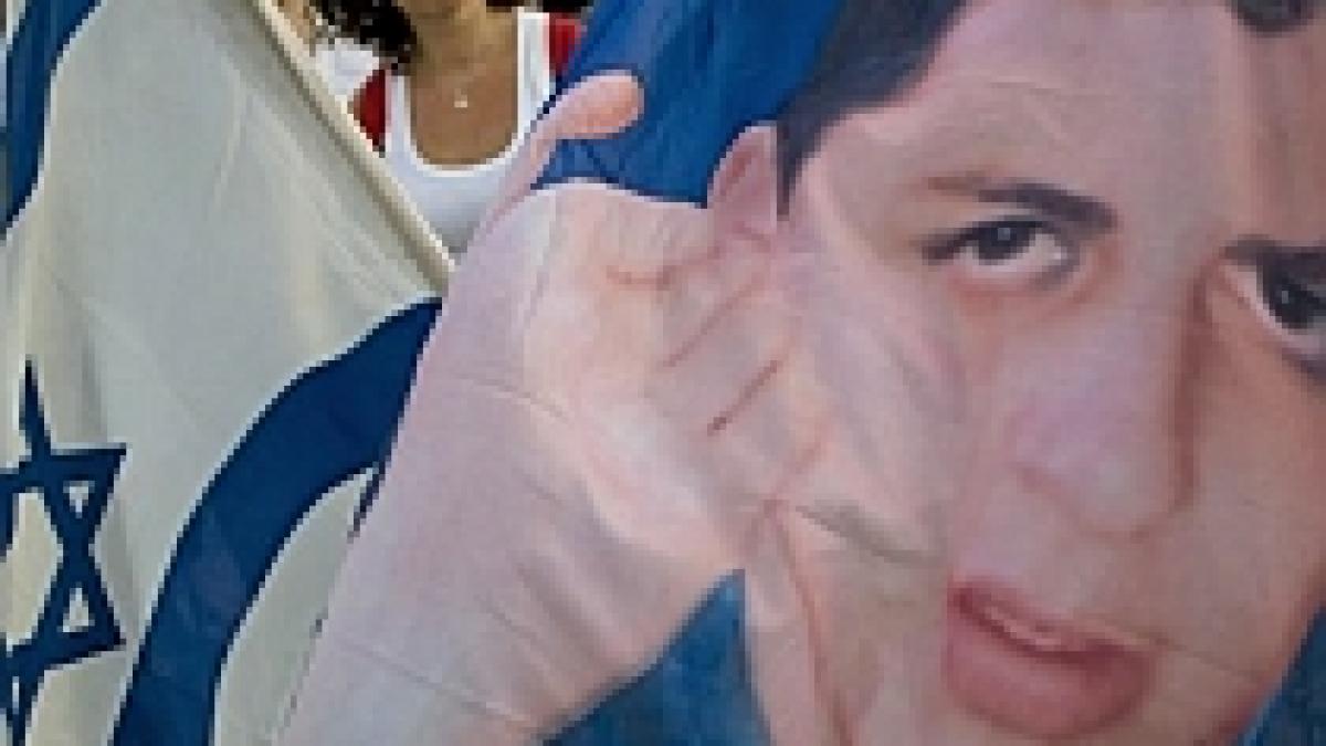 Israel schimbă 20 de prizonieri Hamas pe o înregistrare a soldatului răpit
