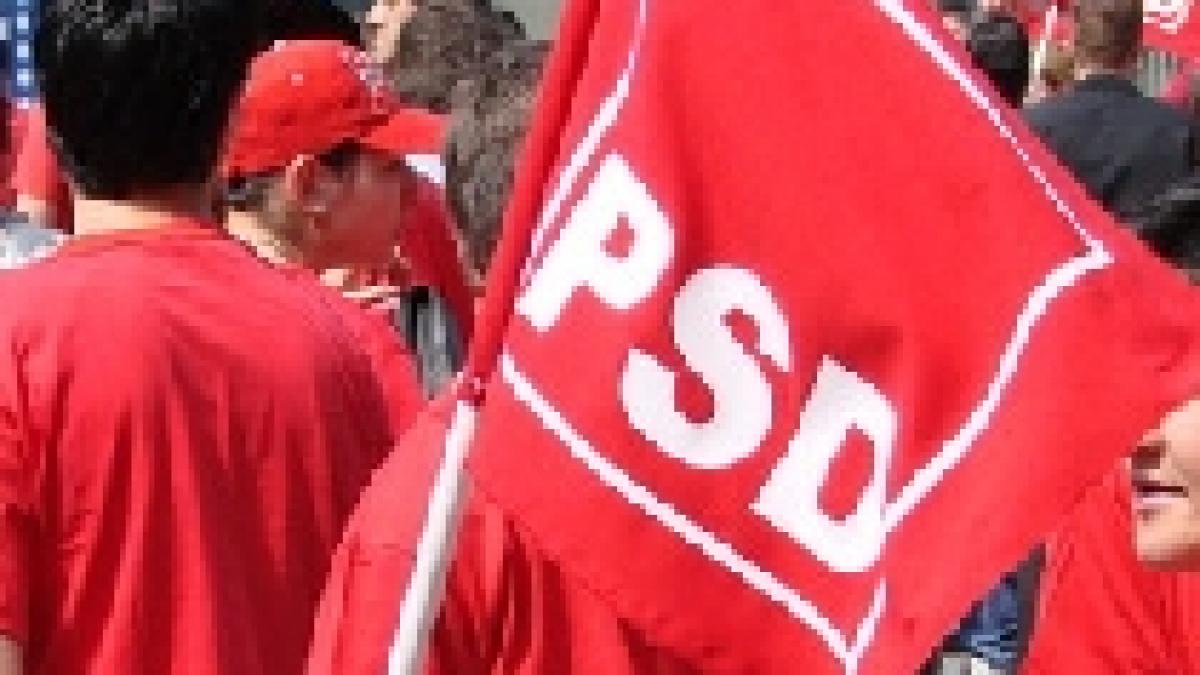 Tensiune în PSD: Filialele se agaţă de funcţiile din deconcentrate. PDL vrea schimbarea prefecţilor
