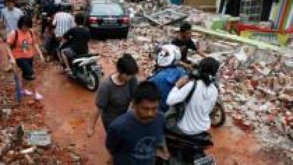 Dezastru în Indonezia. Cutremurele au făcut aproape 1.400 de victime