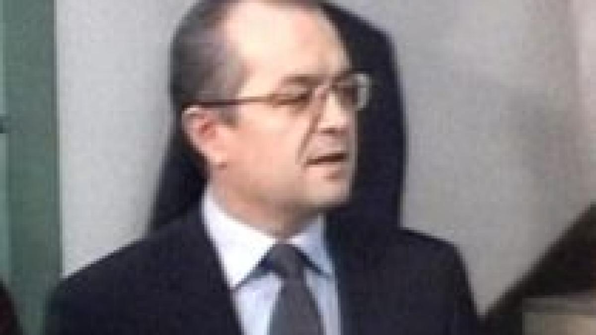 Zi plină pentru Emil Boc: De la pensii, la Bac, premierul a "rezolvat" problemele ţării (VIDEO)
