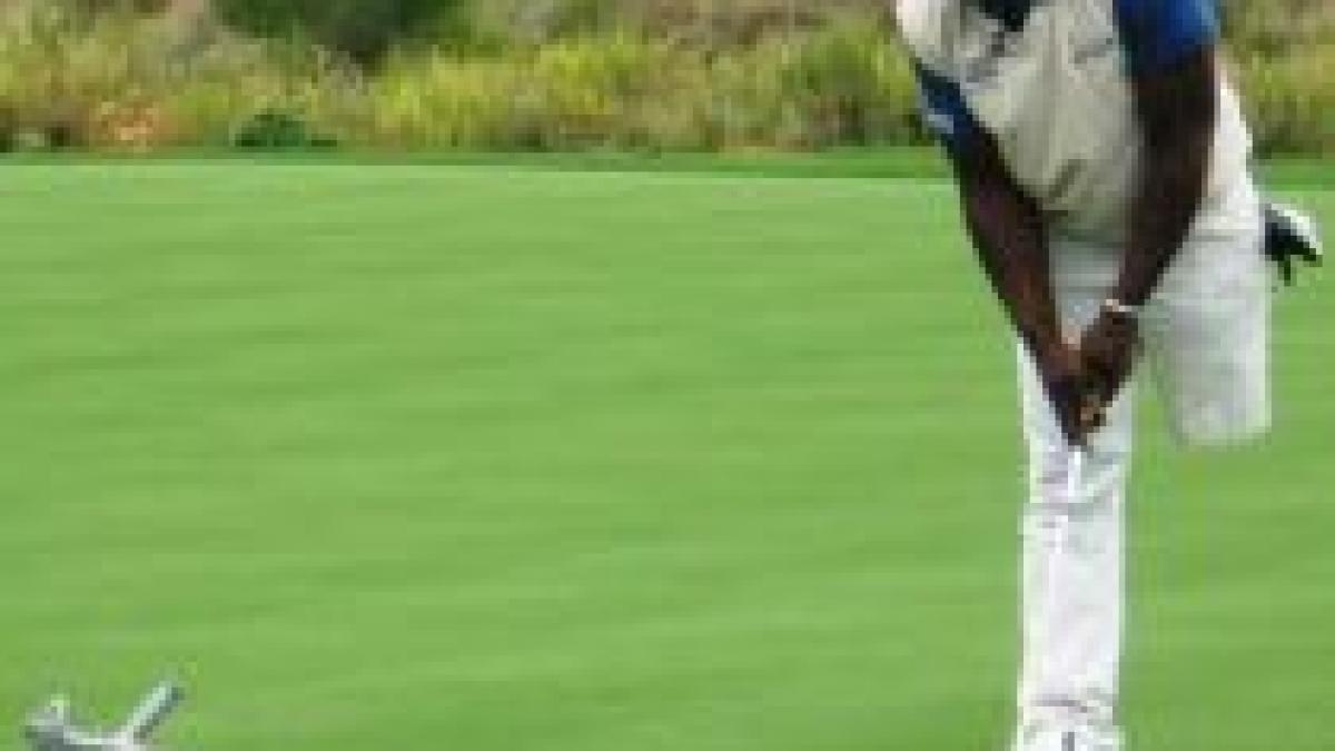 Campionul voinţei. Joacă golf cu un picior lipsă, cu concurenţi fără dizabilităţi (VIDEO)