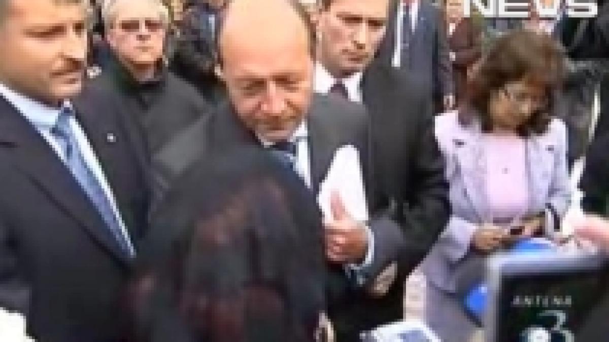 Şase milioane de euro, bani cheltuiţi de Băsescu, pentru deplasările în ţară, înainte de campania electorală