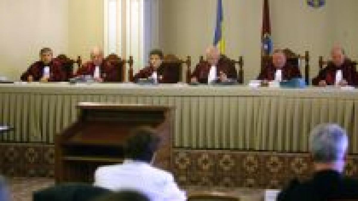 Curtea Constituţională îşi declină competenţa în cazul moţiunii. Soarta Guvernului, la mâna Parlamentului