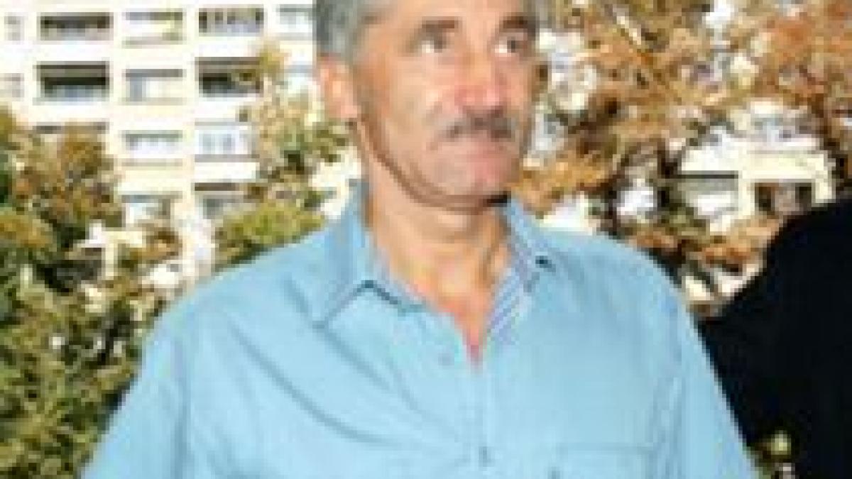 Oltean, înainte de trecerea la votul moţiunii: "Iartă-i Doamne, că nu ştiu ce fac!"