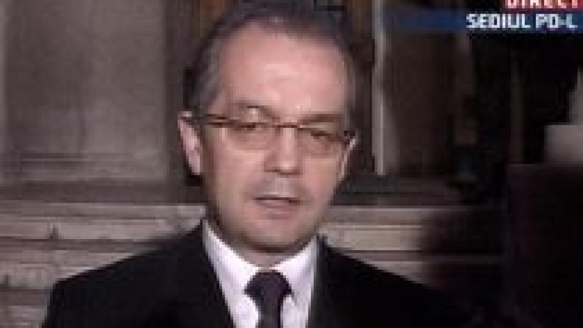 Memoria îi joacă feste lui Boc. Premierul se contrazice în declaraţii (VIDEO)