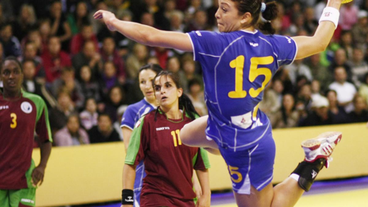 România s-a distrat în debutul preliminariilor pentru CE de handbal din 2010: 37-23 cu Portugalia