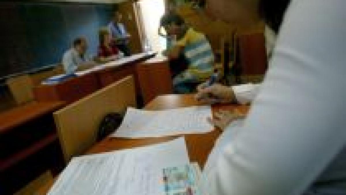 Ministerul Educaţiei a descoperit lucrări supraevaluate la examenul de bacalaureat