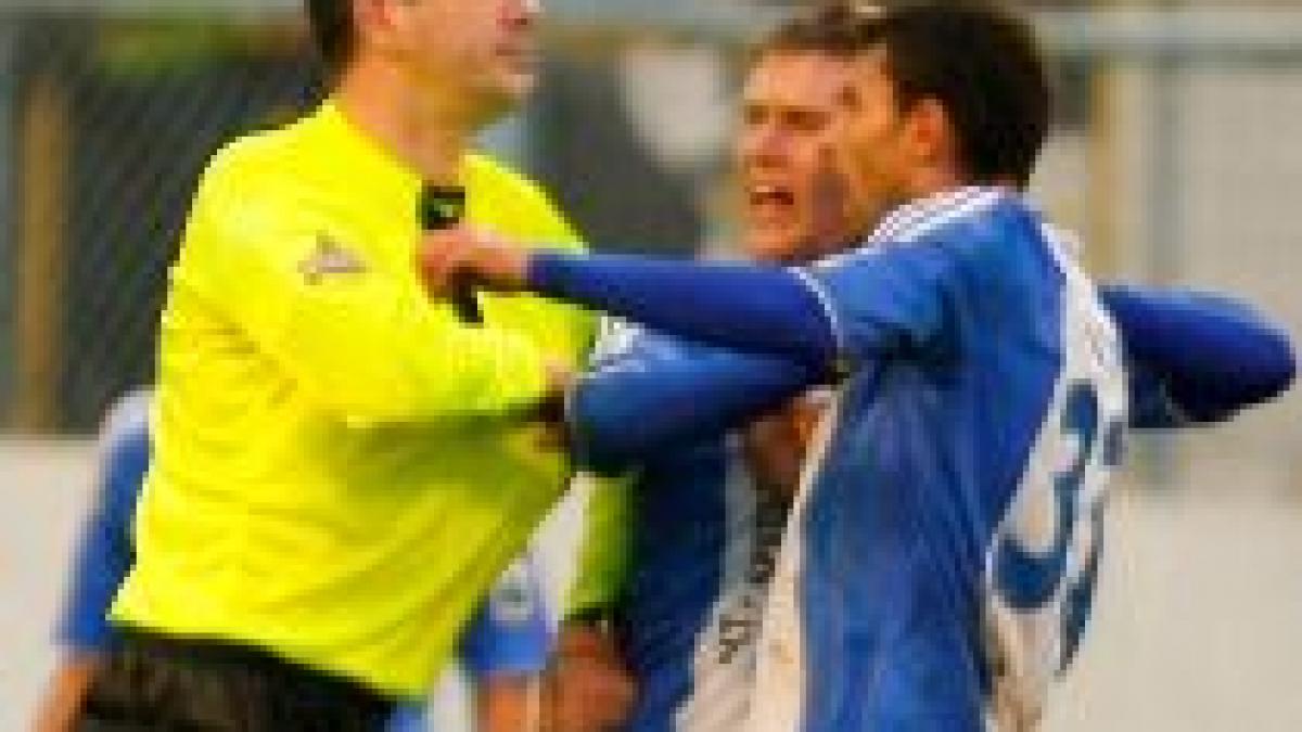 Trică a scăpat ieftin. Două etape de suspendare după ce a încercat să lovească arbitrul