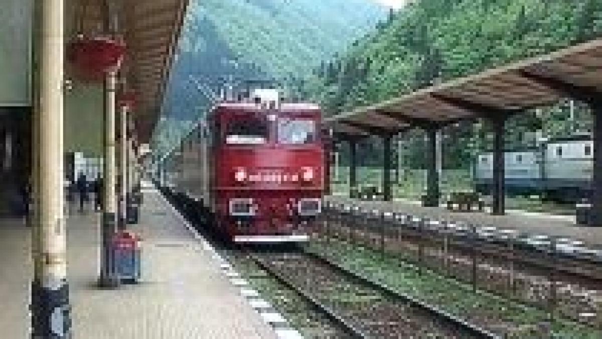 Întârzieri de 3 ani, cumulate în primele 9 luni din 2009, la trenurile din România