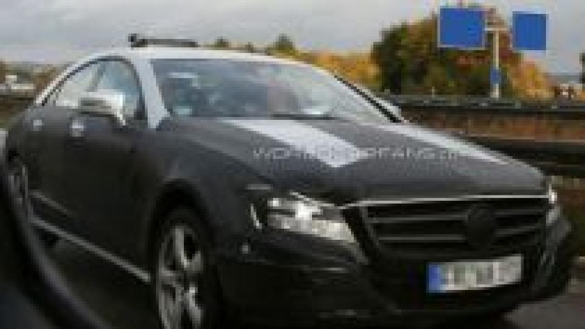 Mercedes-Benz CLS 2011, surprins în fotografii spion