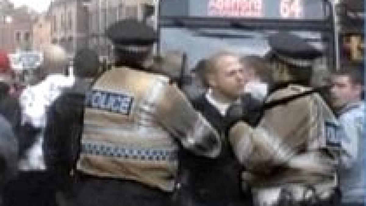 Confruntări între activiştii de stânga şi de dreapta, prevenite de poliţia britanică