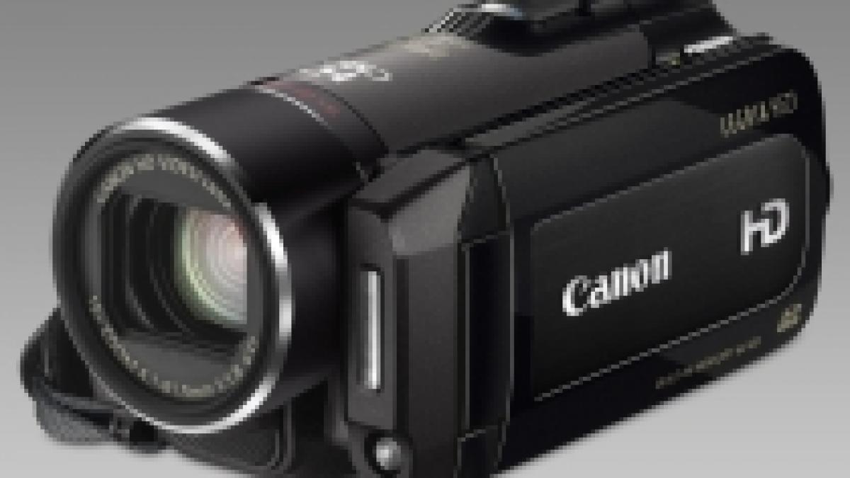 Canon anunţă LEGRIA HF21 - o cameră video HD şi PowerShot SX120 IS, un aparat foto compact 