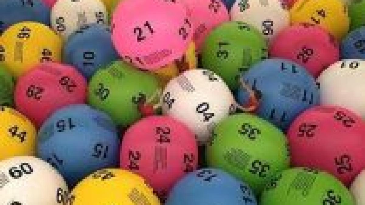 Loto 6/49: Report de peste 6 milioane euro. Vezi numerele extrase