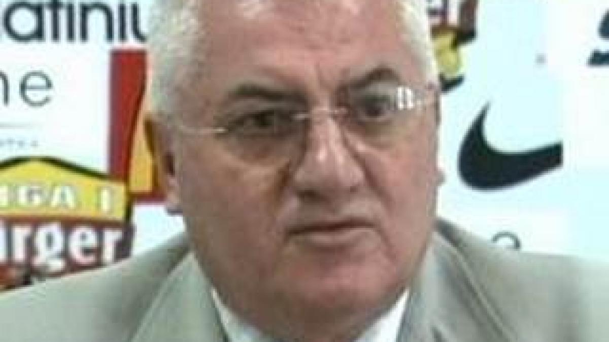 A alergat de unul singur şi nu a ieşit pe locul doi. Dumitru Dragomir, reales preşedinte al LPF