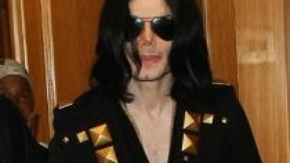 Bărbatul care l-a acuzat pe Michael Jackson de pedofilie, găsit mort în vila sa 