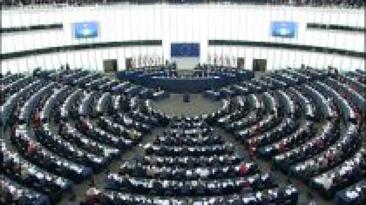 Avertisment al popularilor europeni: Nu vom susţine comisari europeni cu trecut comunist
