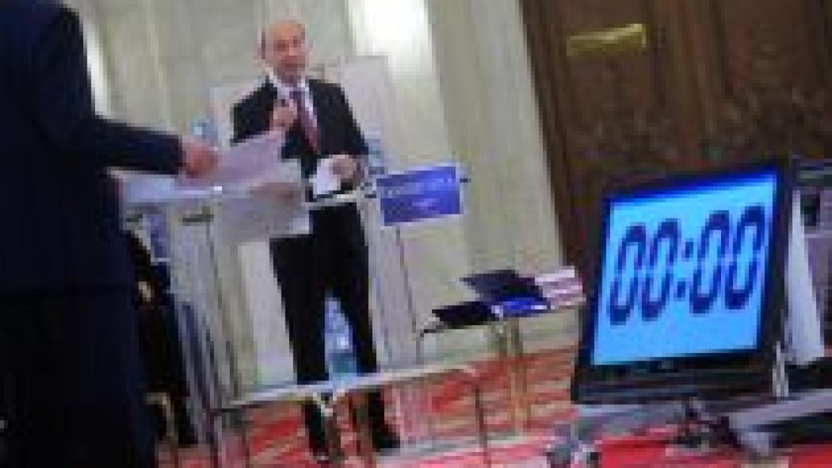 Disputele candidaţilor pe teme: De la Educaţie şi Criză Morală, la contrele pe FMI (VIDEO)


