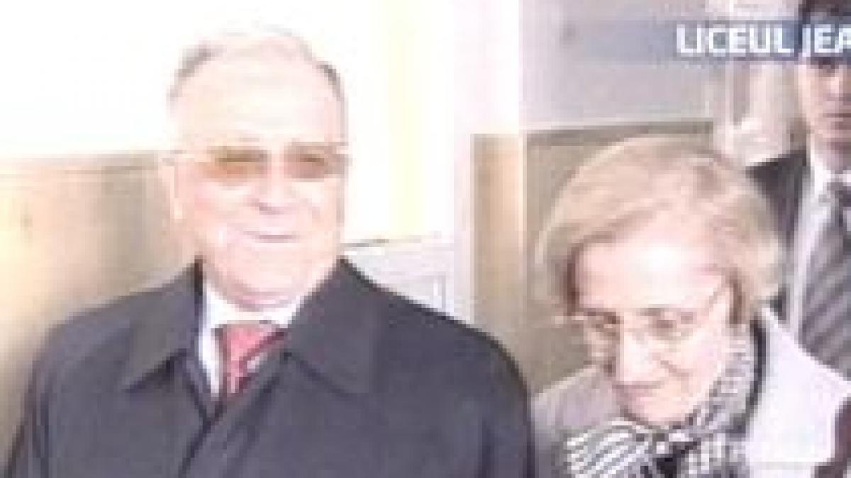 Ion Iliescu: "Am votat pentru Băses... pentru Geoană" (VIDEO)