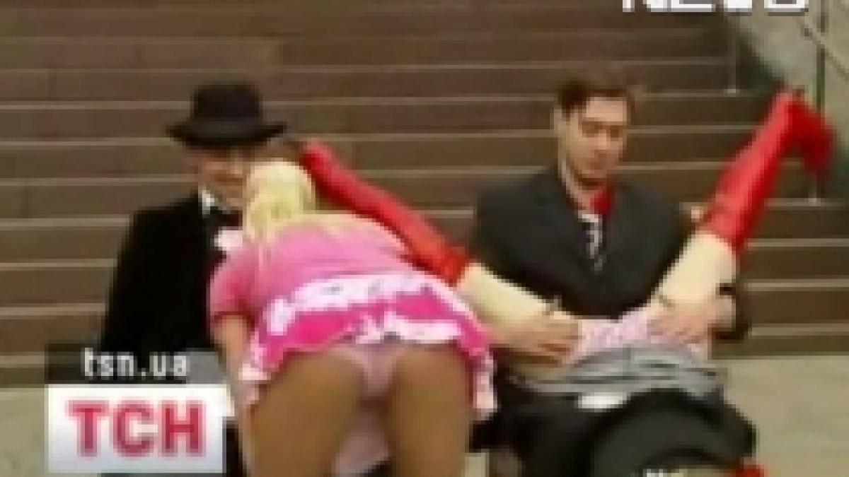 Fără sex pentru note, un protest ieşit din comun în Ucraina - VIDEO