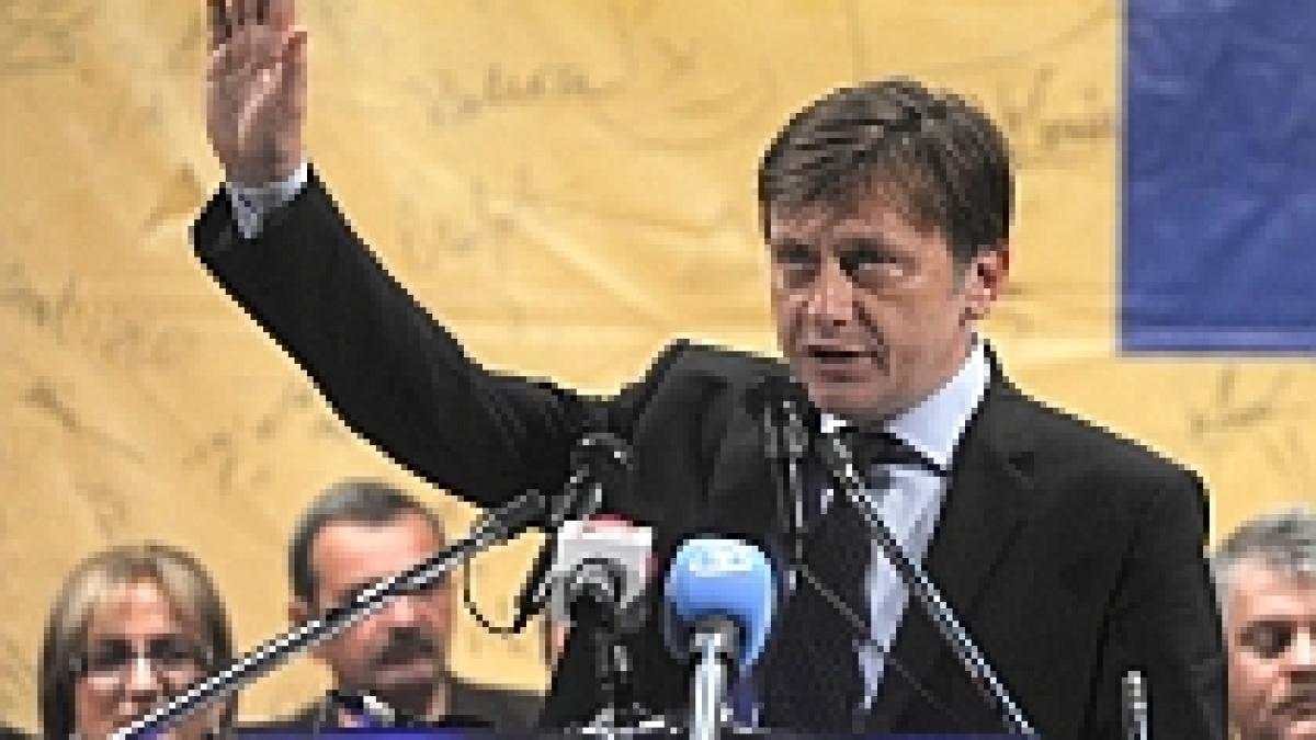 Antonescu: Dacă Băsescu câştigă un nou mandat, formula cu PSD e imposibil de aplicat
