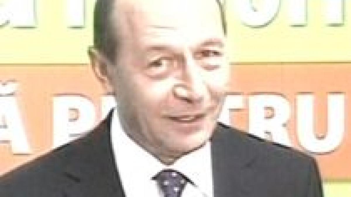 Băsescu, reacţia oficială: "Nu am lovit niciodată un copil. Eu iubesc copiii" (VIDEO)