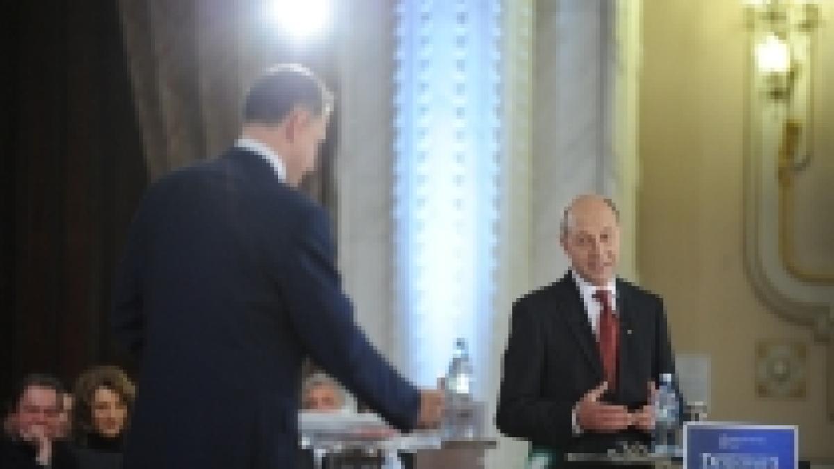 Băsescu şi Geoană, dezbatere pe zece teme de interes naţional (VIDEO)