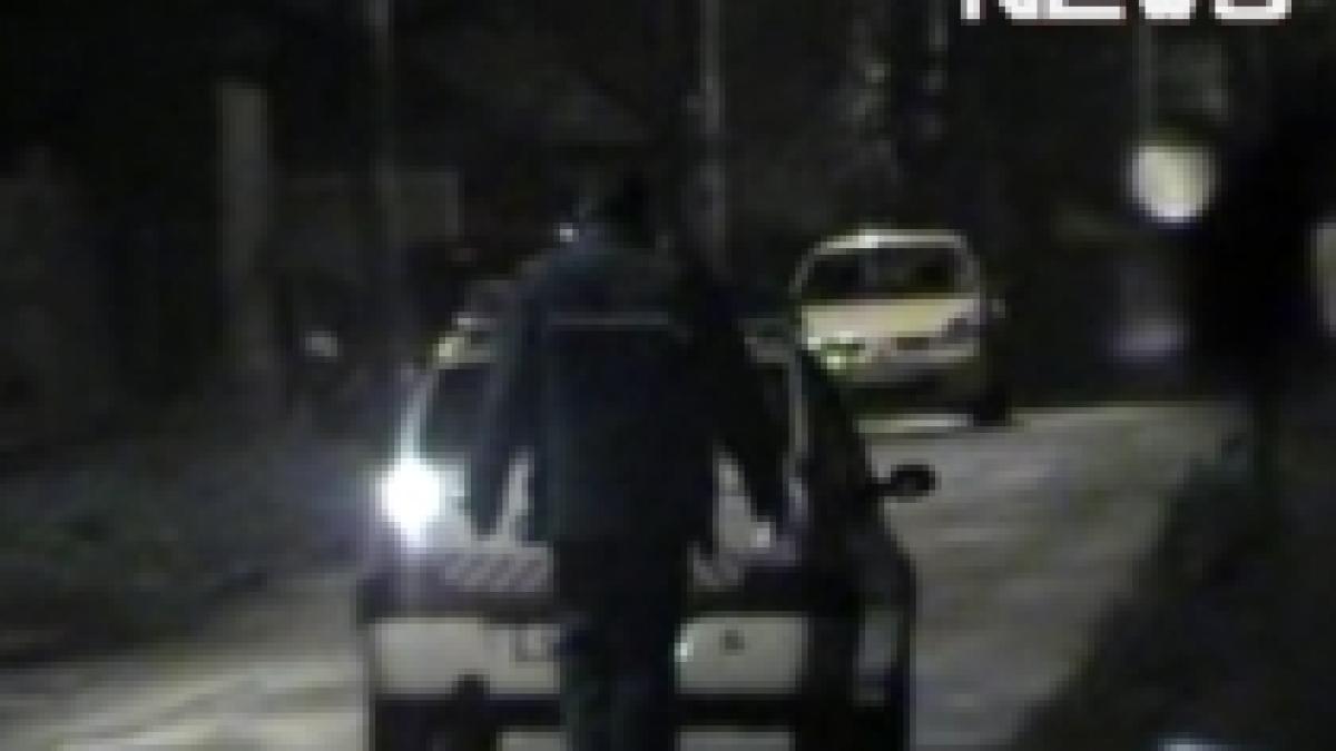 Urmărire ca-n filmele româneşti: Poliţiştii fugăresc propria maşină (VIDEO)