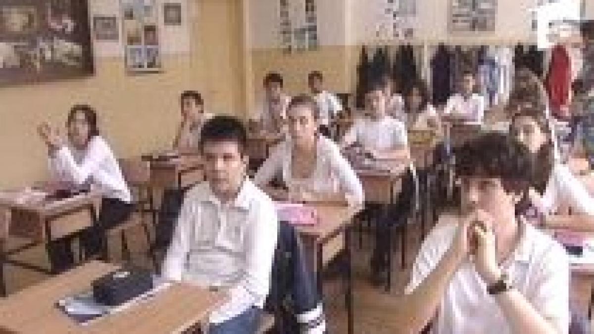 Elevii vor susţine o altă evaluare pentru a intra la liceu - o combinaţie între tezele unice şi testul Pisa