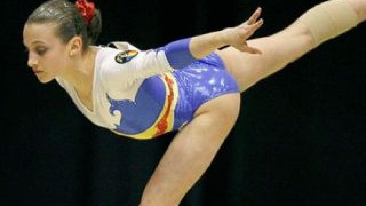 Marian Drăgulescu, Ana Porgras şi Valentin Mavrodineanu, gimnaştii anului 2009 în România