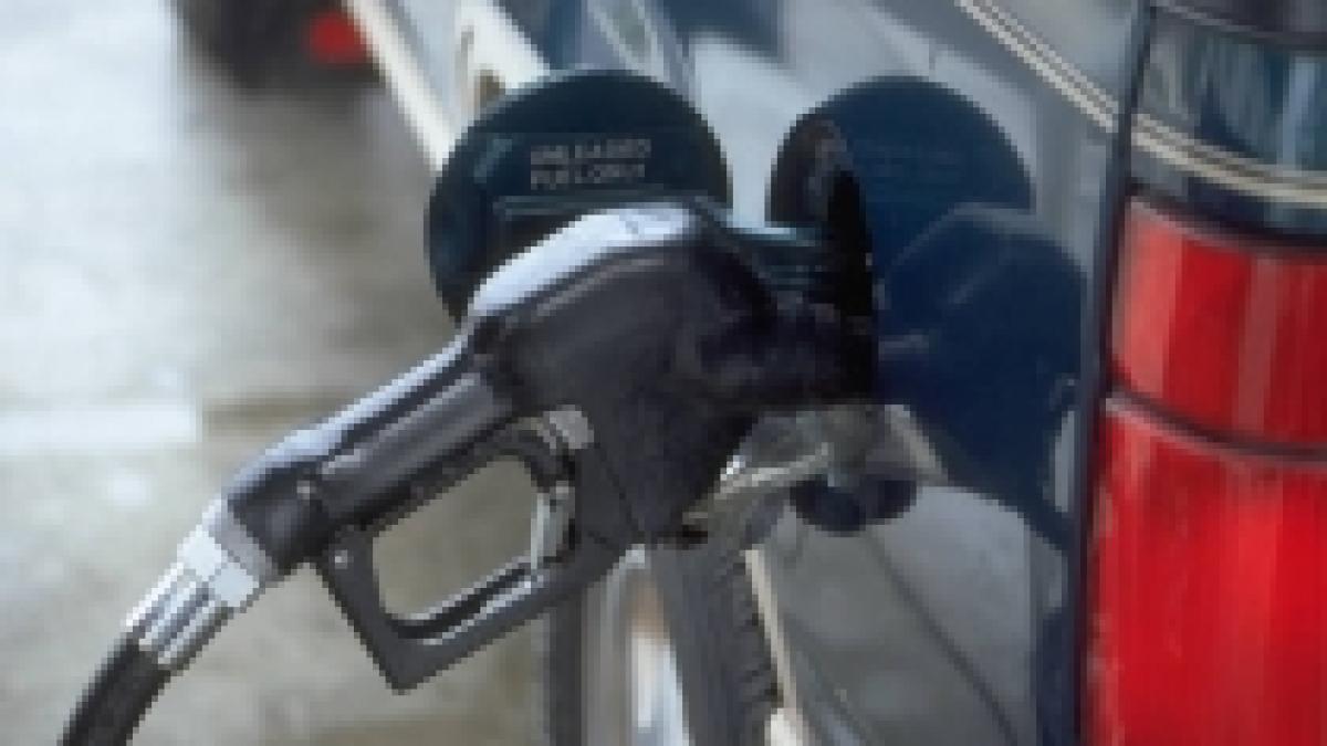 Petrom reduce preţul carburanţilor: Benzina şi motorina, mai ieftine cu 5 bani pe litru