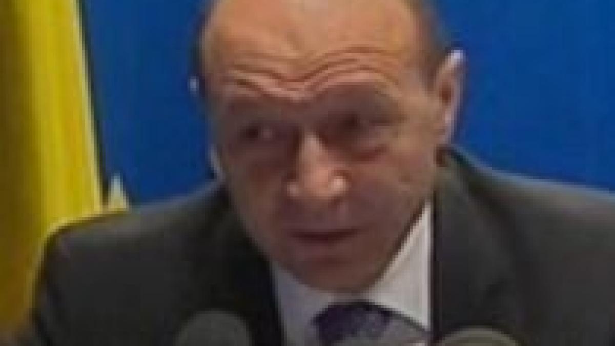 Traian Băsescu: ?Cine crede că preşedintele se ocupă cu trimiteri la DNA este copil? (VIDEO)