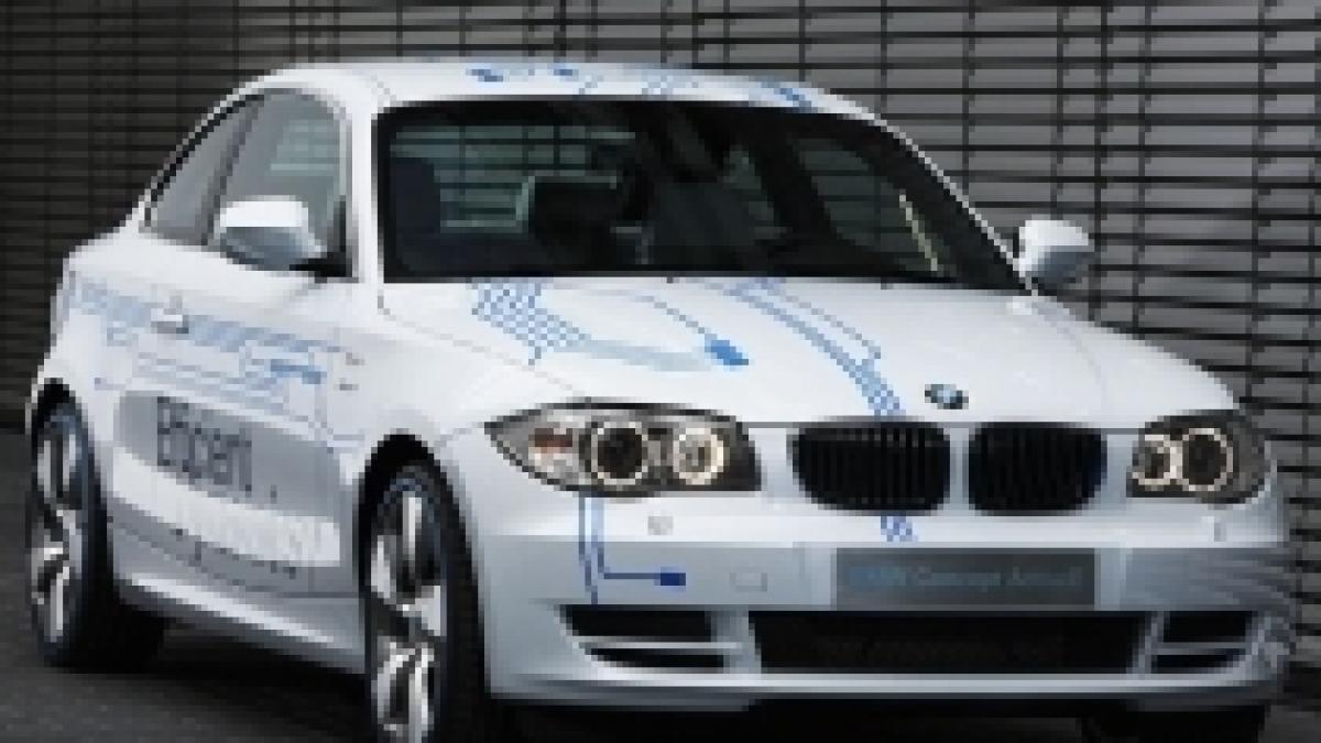 BMW prezintă un coupe Seria 1 electric (FOTO)