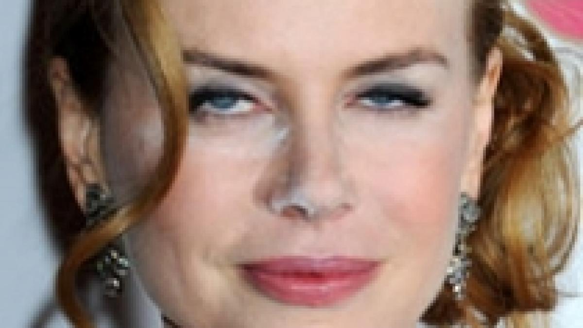 Machiaj ratat: Nicole Kidman s-a făcut de râs la premiera filmului "Nine" (FOTO ŞI VIDEO)