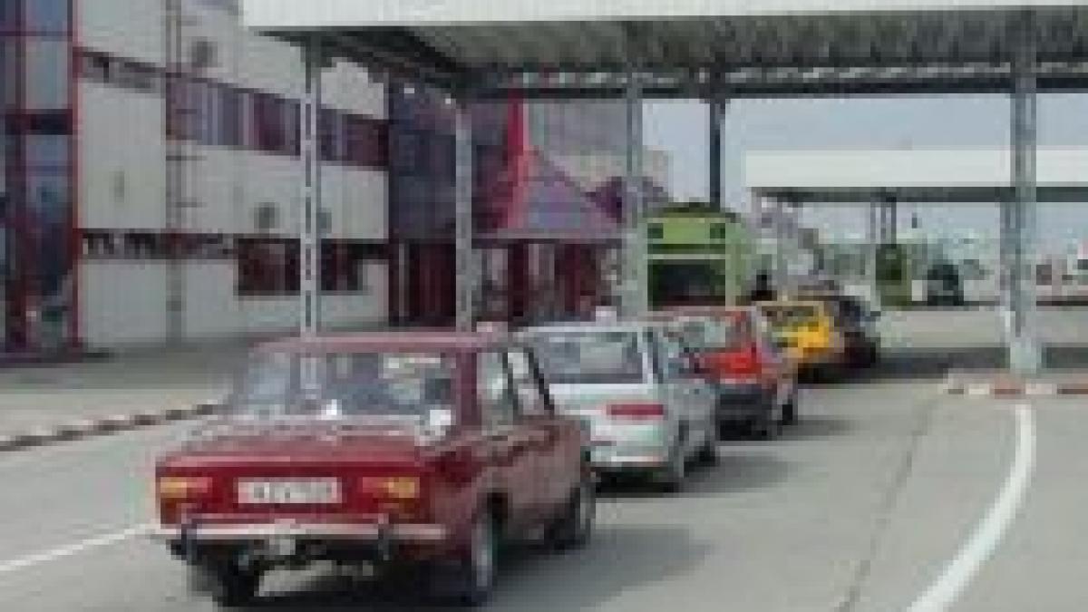 Înghesuială la vămi. Traficul este de cinci ori mai mare decât într-o zi normală